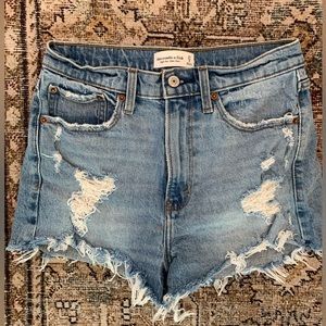 Abercrombie High Rise Mom Shorts size 27/4